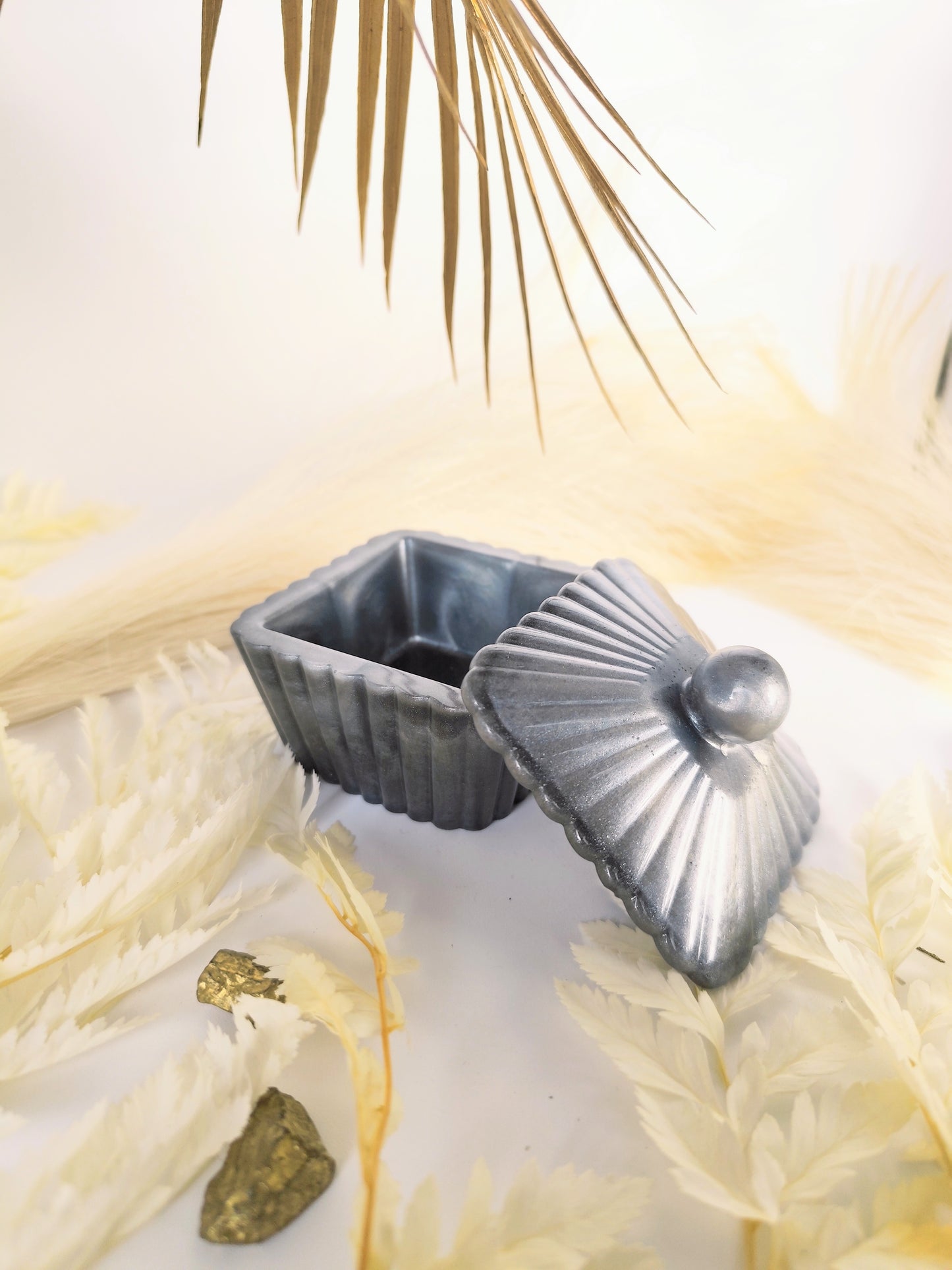 Boîte à bijoux en résine époxy