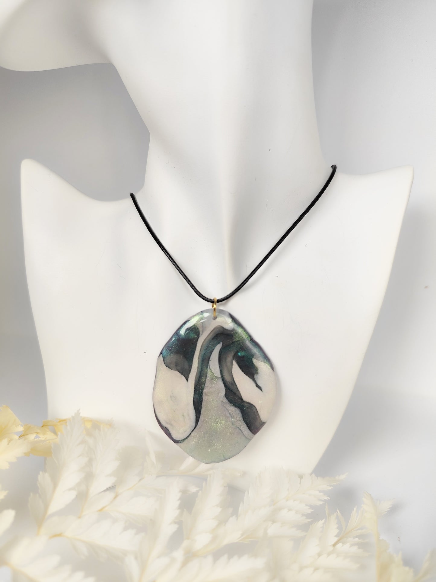 Collier Ovale Marbré Emeraude