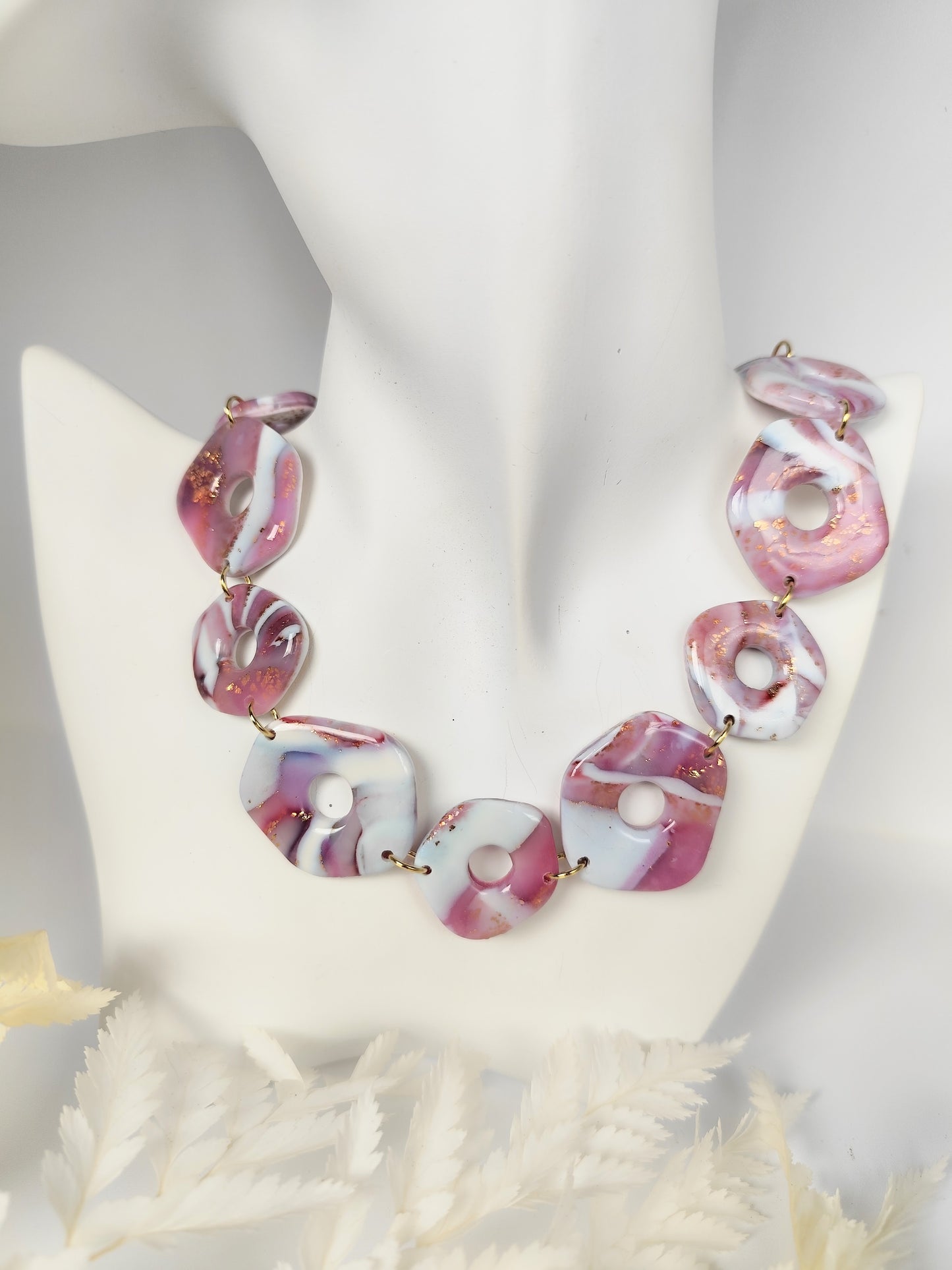 Collier Rose Sauvage