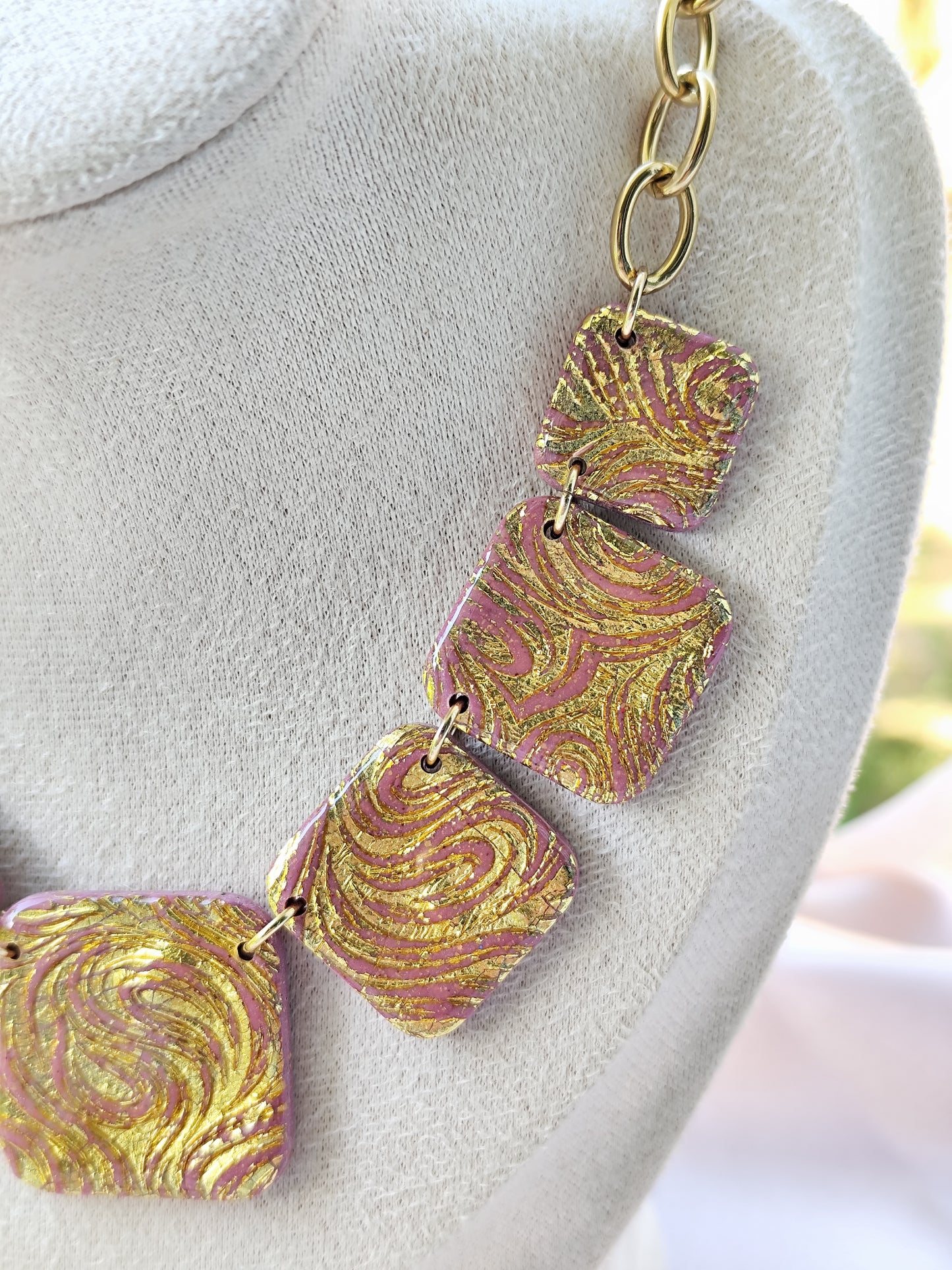 Collier Rosas