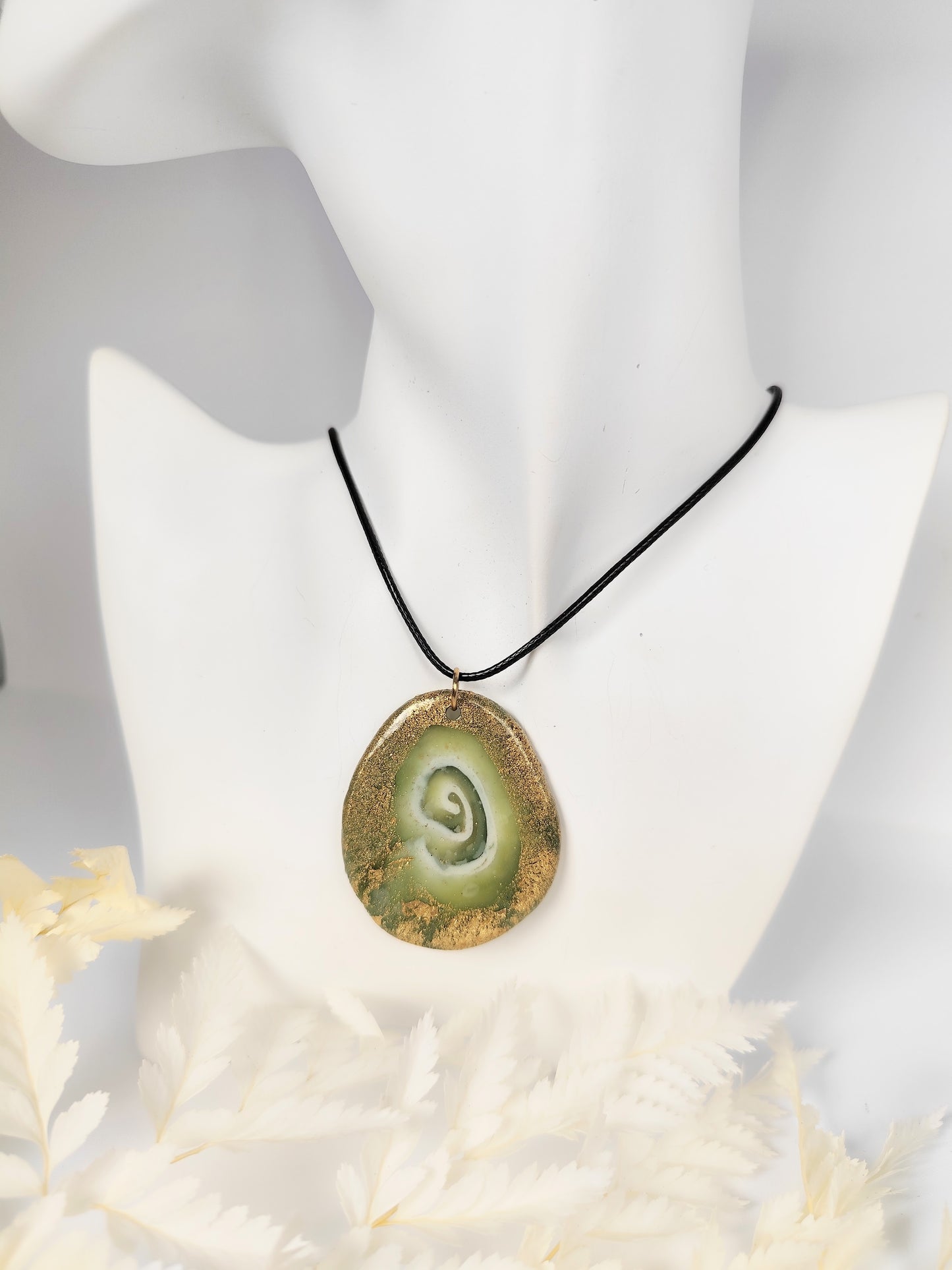 Collier Spirale d'Or Vert